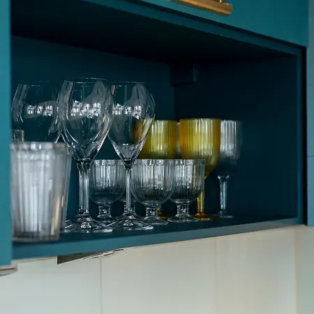 Iron Sunset Апартаменты *